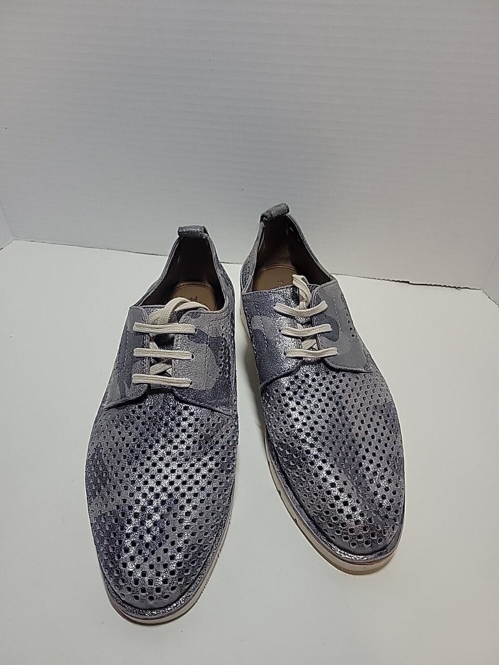 Trask Lena Perforated Suede Oxfords Womens 8 Metallic Silver Camo Comfort Shoe